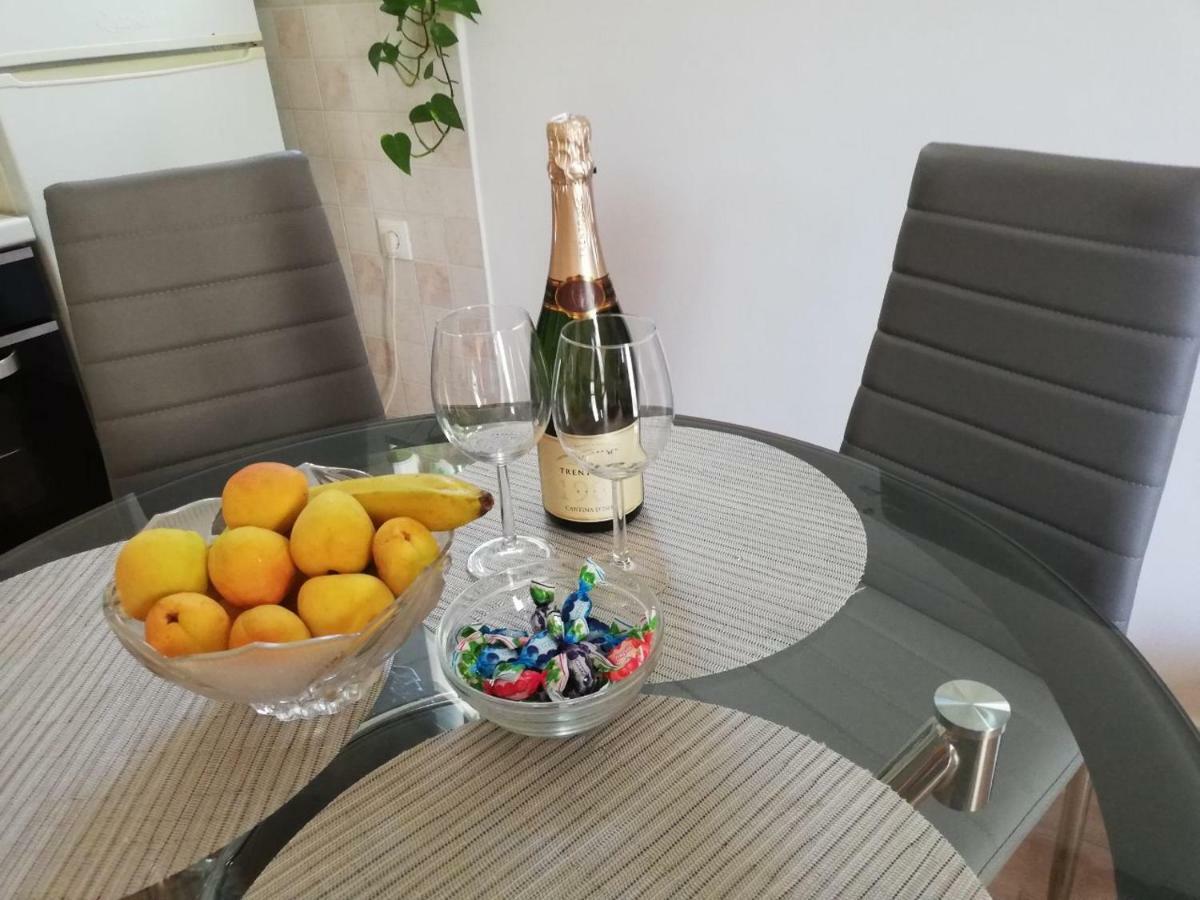 Appartamento Bond With Private Parking Zara Esterno foto