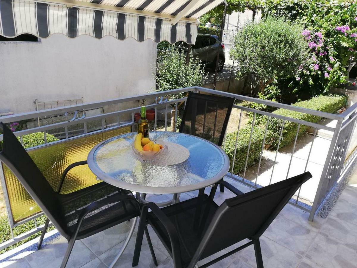 Appartamento Bond With Private Parking Zara Esterno foto