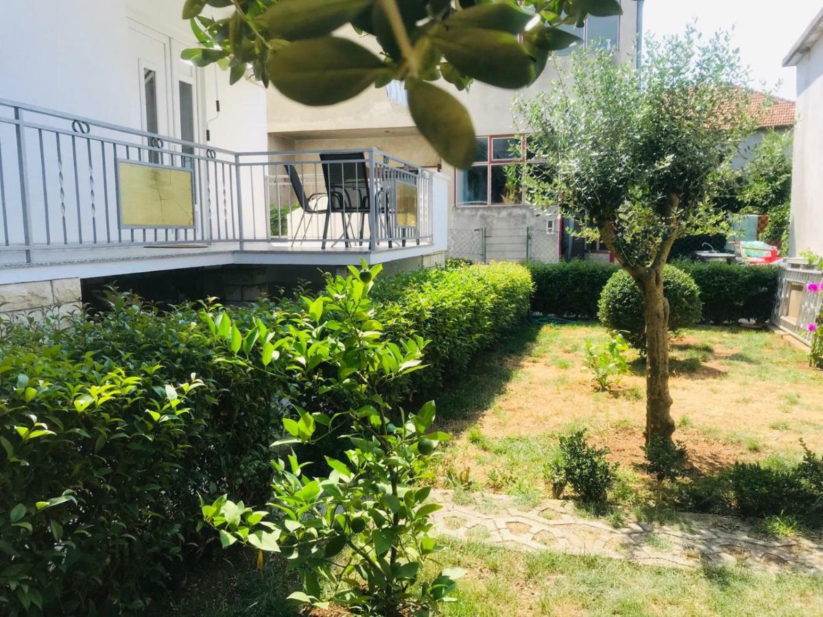 Appartamento Bond With Private Parking Zara Esterno foto